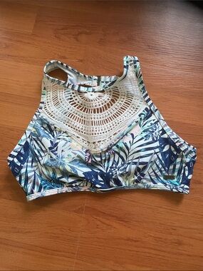 Roxy White Crochet High-Neck Tropical Leaf Crop Swim Top